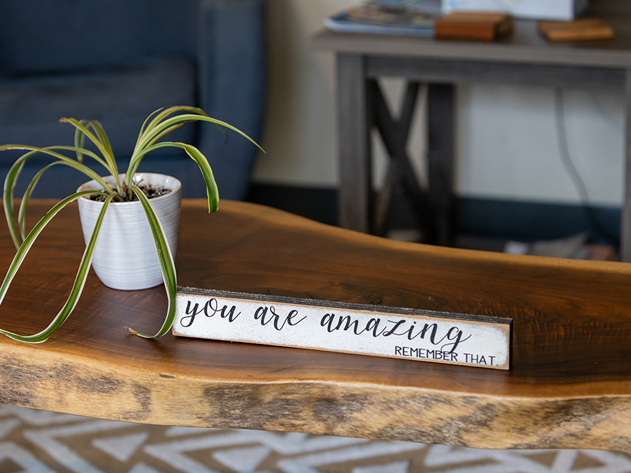 Sign that reads 'you are amazing'